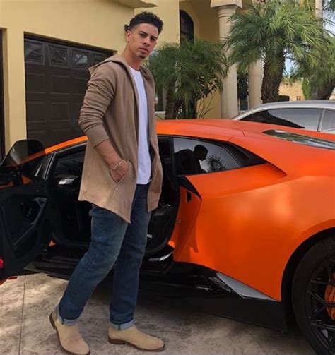 how old is austin mcbroom|Austin McBroom Wiki, Age, Bio, Height, Girlfriend, Career, Net。